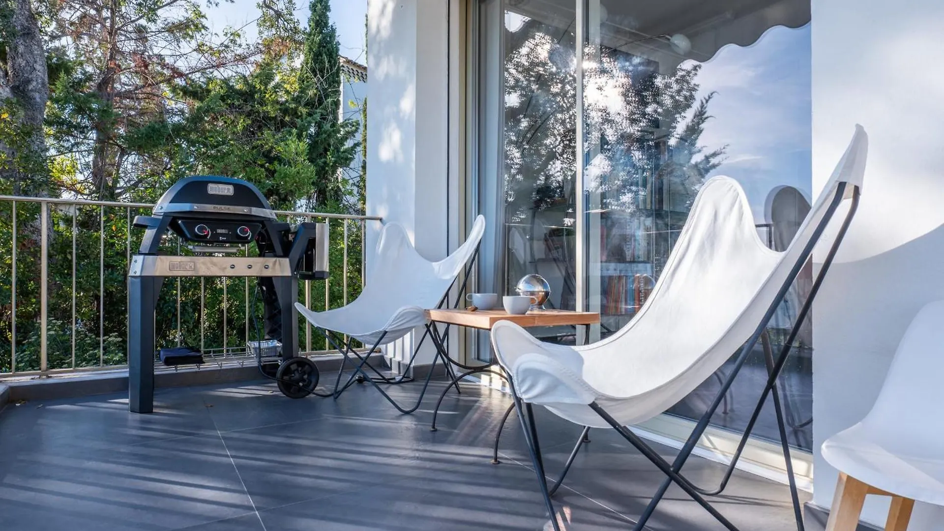 Luxury Apartment Sea View Close To City Center Cannes France